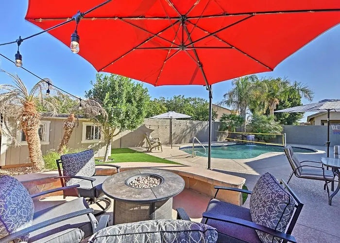 Heated Pool, Fire Pit & Game Room: Holiday home